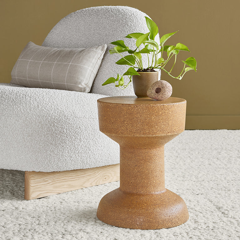 Gus* Modern TROPHY table