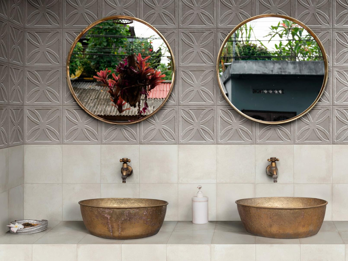 AMURI Maiolica-3 glossy 8 x 8 porcelain wall / floor tile
