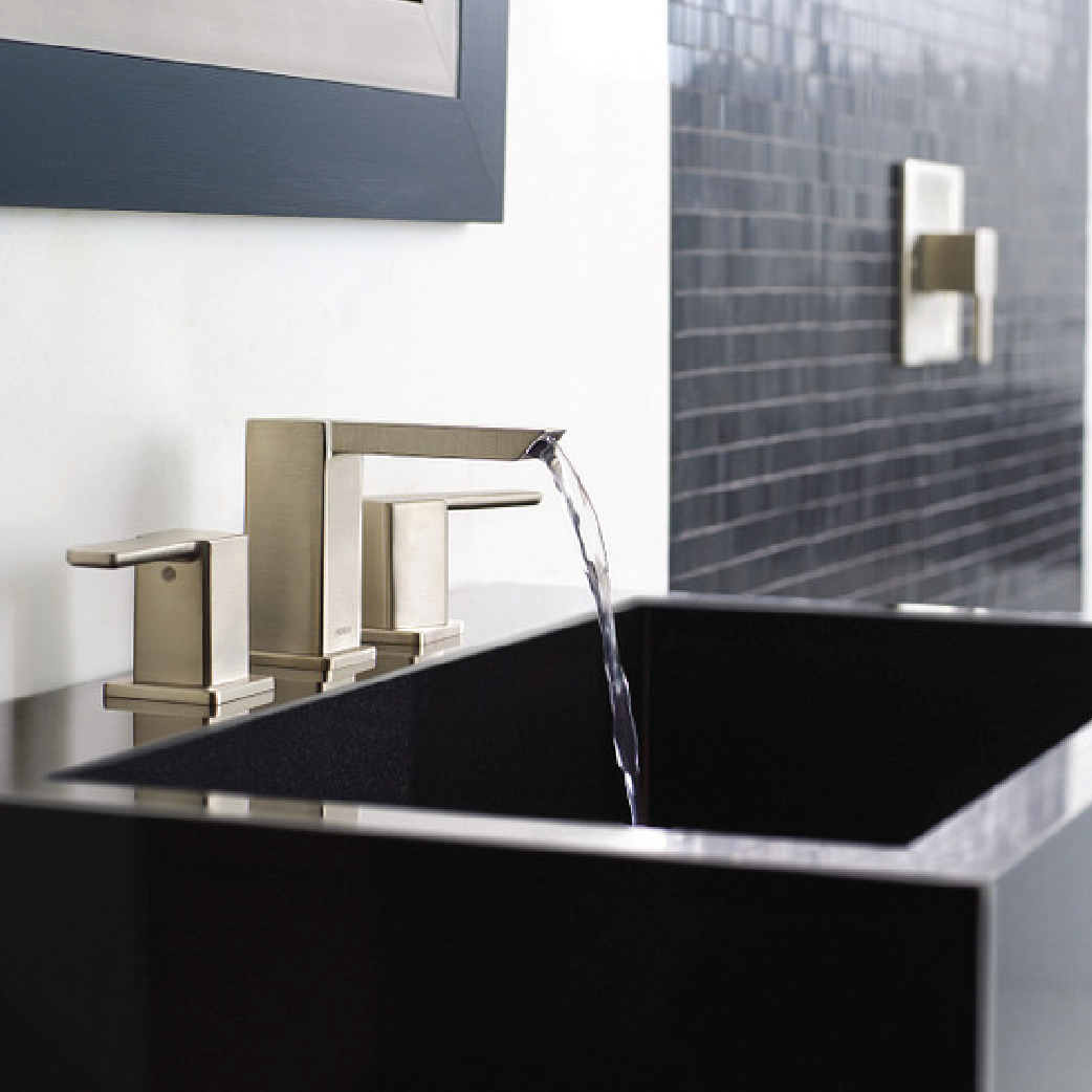 bathroom plumbing fixtures