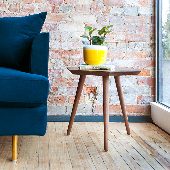 Gus* Modern METRIC accent table collection