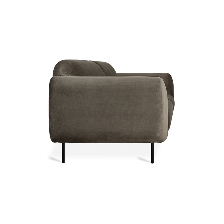 Gus* Modern NORD Casella Mink sofa