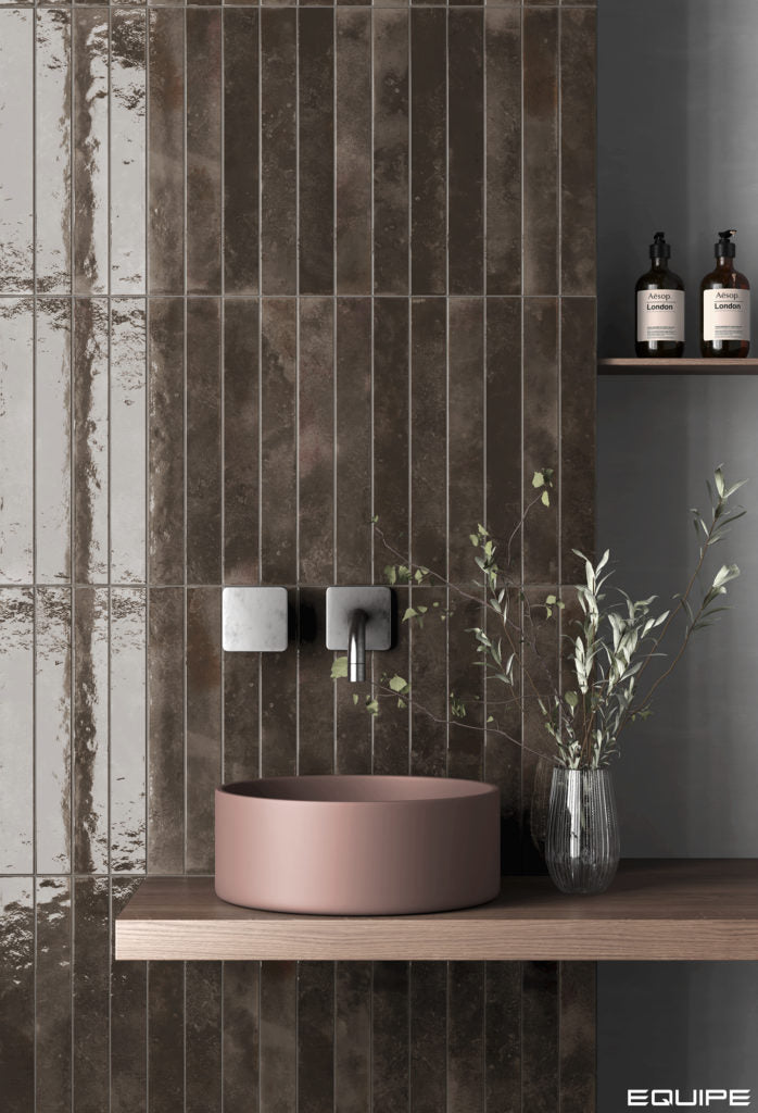 BALI Black Hat 2 x 16 glossy wall tile