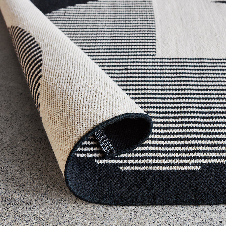 Gus* Modern CONSTRUCT Versa 8 x 10 reversible rug